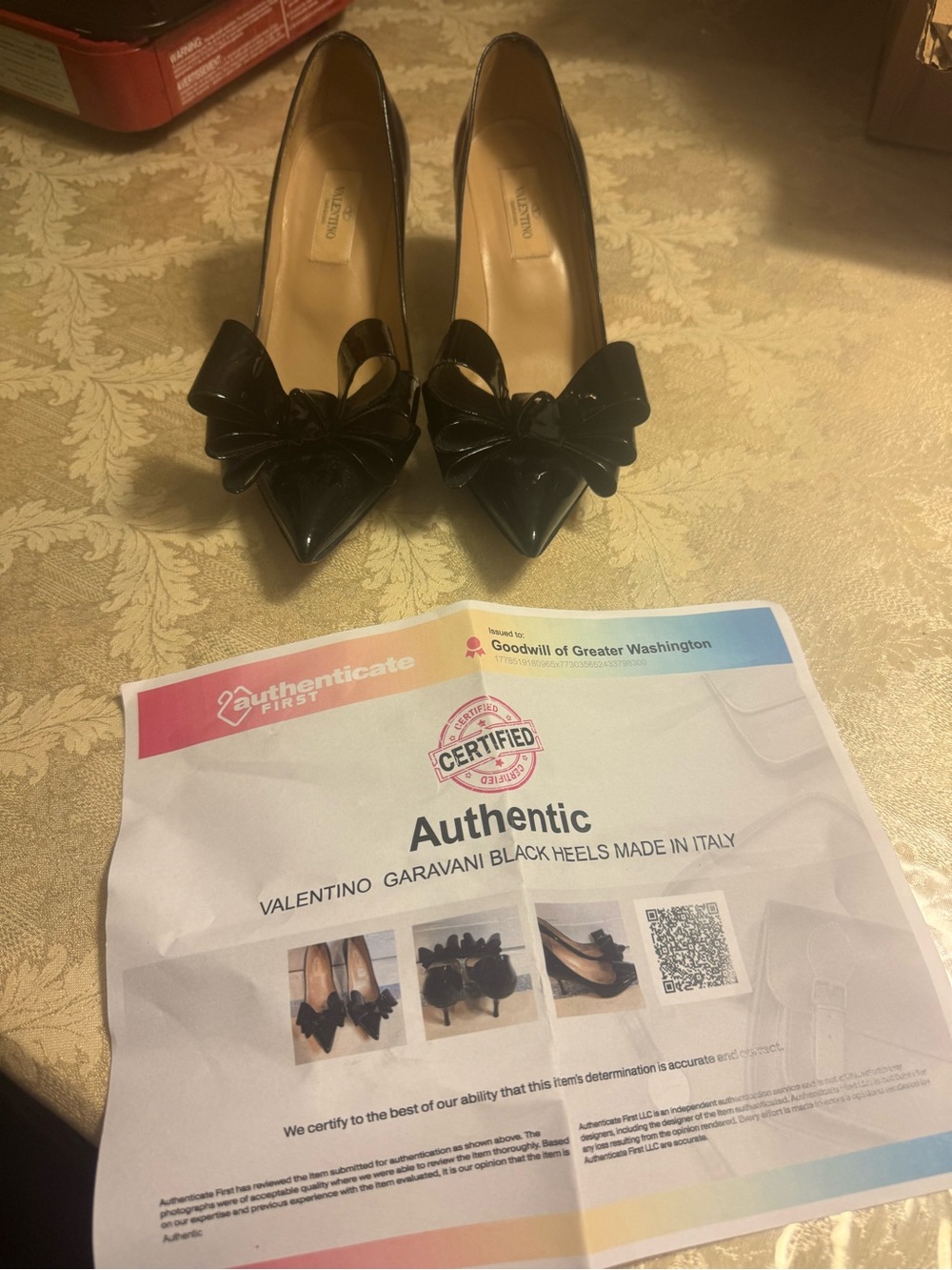 Auth Valentino Black Patent Leather Pointed Toe Bow Pumps + COA